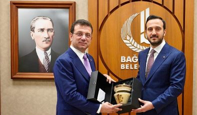Ekrem İmamoğlu, Bağcılar Belediye Başkanı Abdullah Özdemir’e tebrik ziyaretinde bulundu