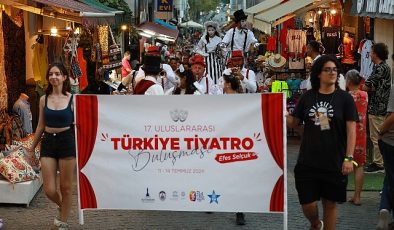İzmir Büyükşehir Belediyesi ve Efes Selçuk Belediyesi desteği ile düzenlenen 17. Uluslararası Türkiye Tiyatro Buluşması Efes Selçuk’ta başladı