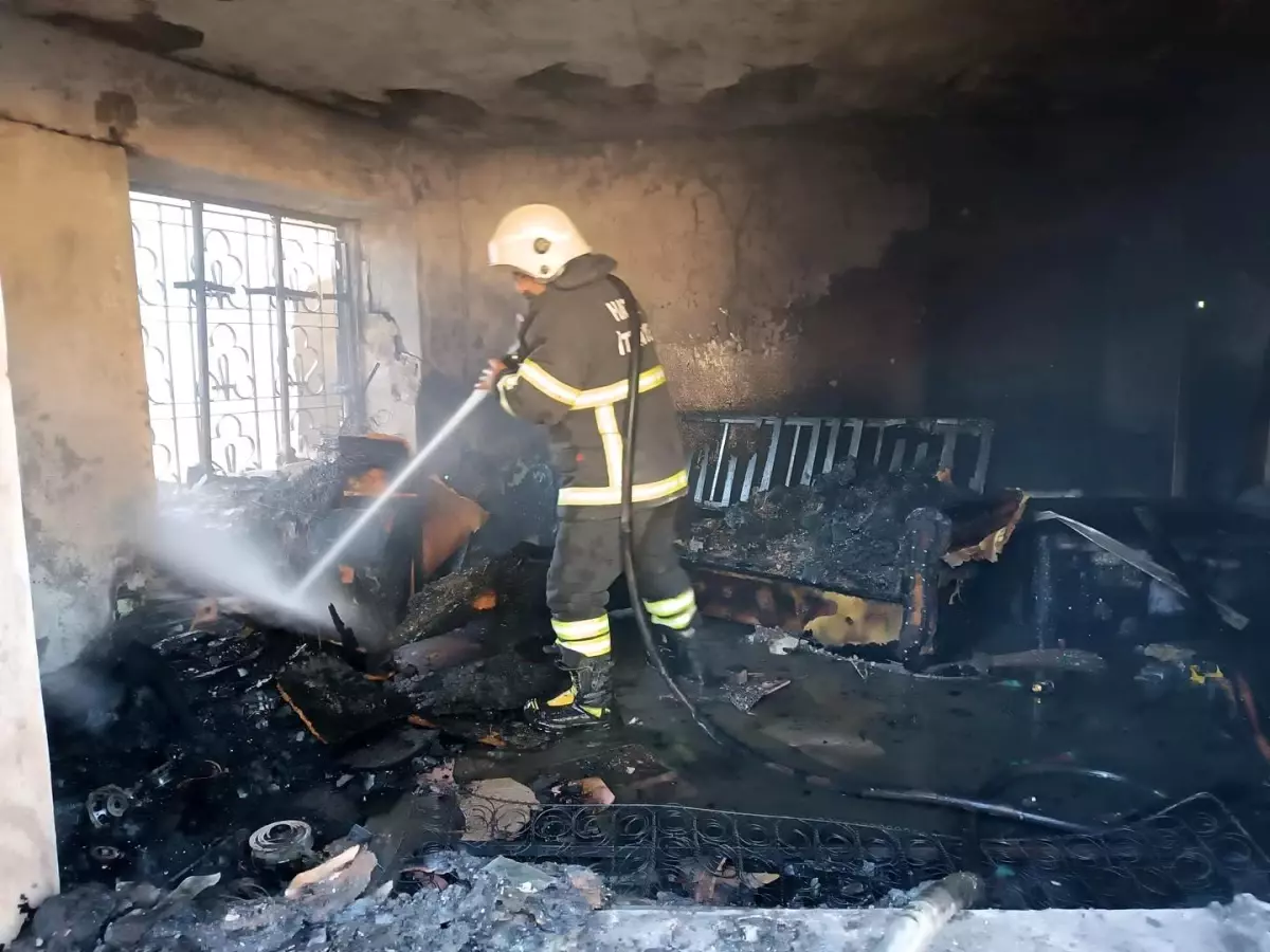 Hatay’da Müstakil Evde Meydana Gelen Yangın Evi Kullanılamaz Hale Getirdi