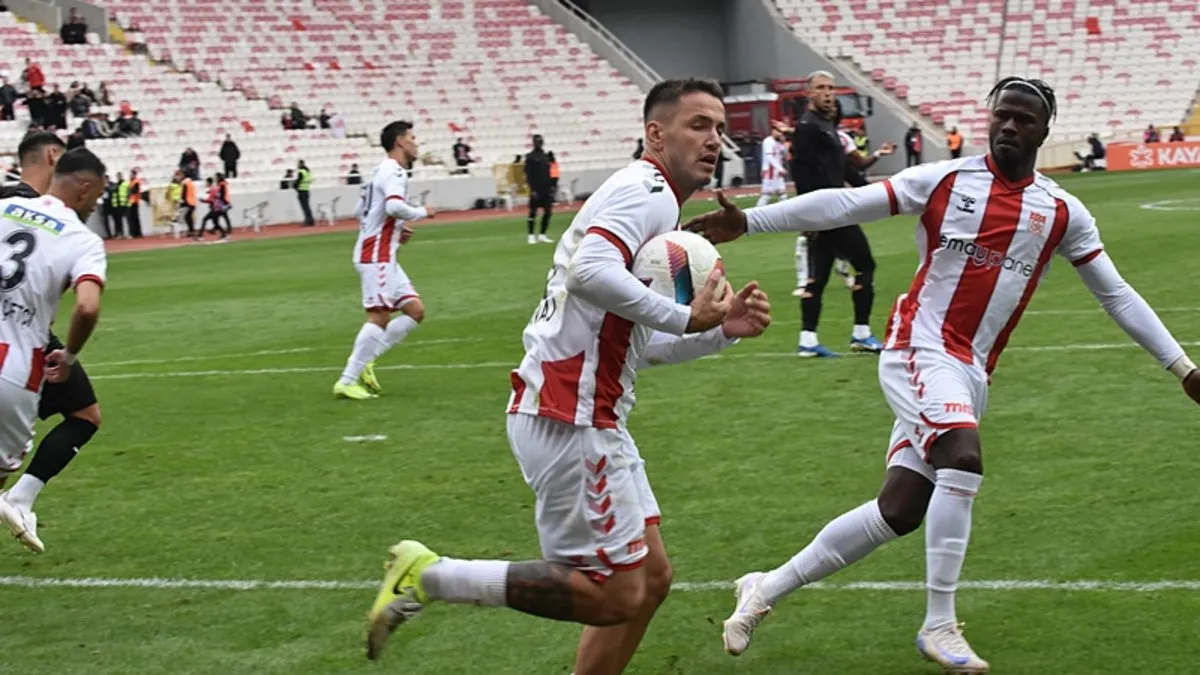 Sivasspor 5 gollü maçta Hatayspor’u yıktı