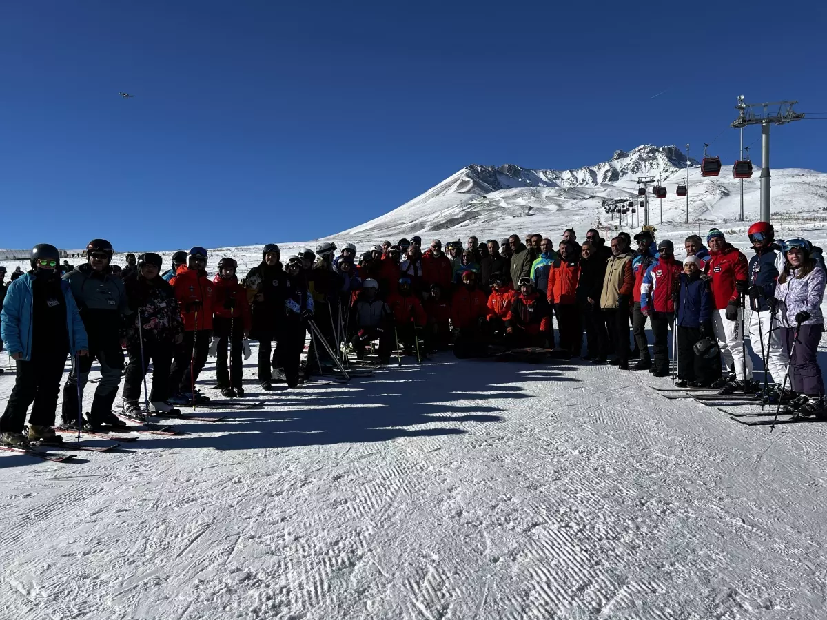 Erciyes Kayak Merkezi’nde Kış Sezonu Açıldı